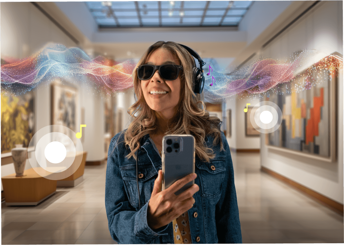 Kopfhörer lächelt, während er ein Smartphone in einer Kunstgalerie hält, umgeben von bunten abstrakten Lichtwellen und Musiknoten-Symbolen, die ein audiobasiertes Augmented-Reality-Erlebnis für Sehbehinderte darstellen.